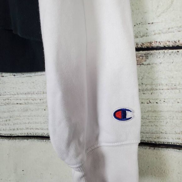 Champion Women’s Cropped Sweatshirt Size S Black White Colorblock Logo Pullover - Picture 2 of 6